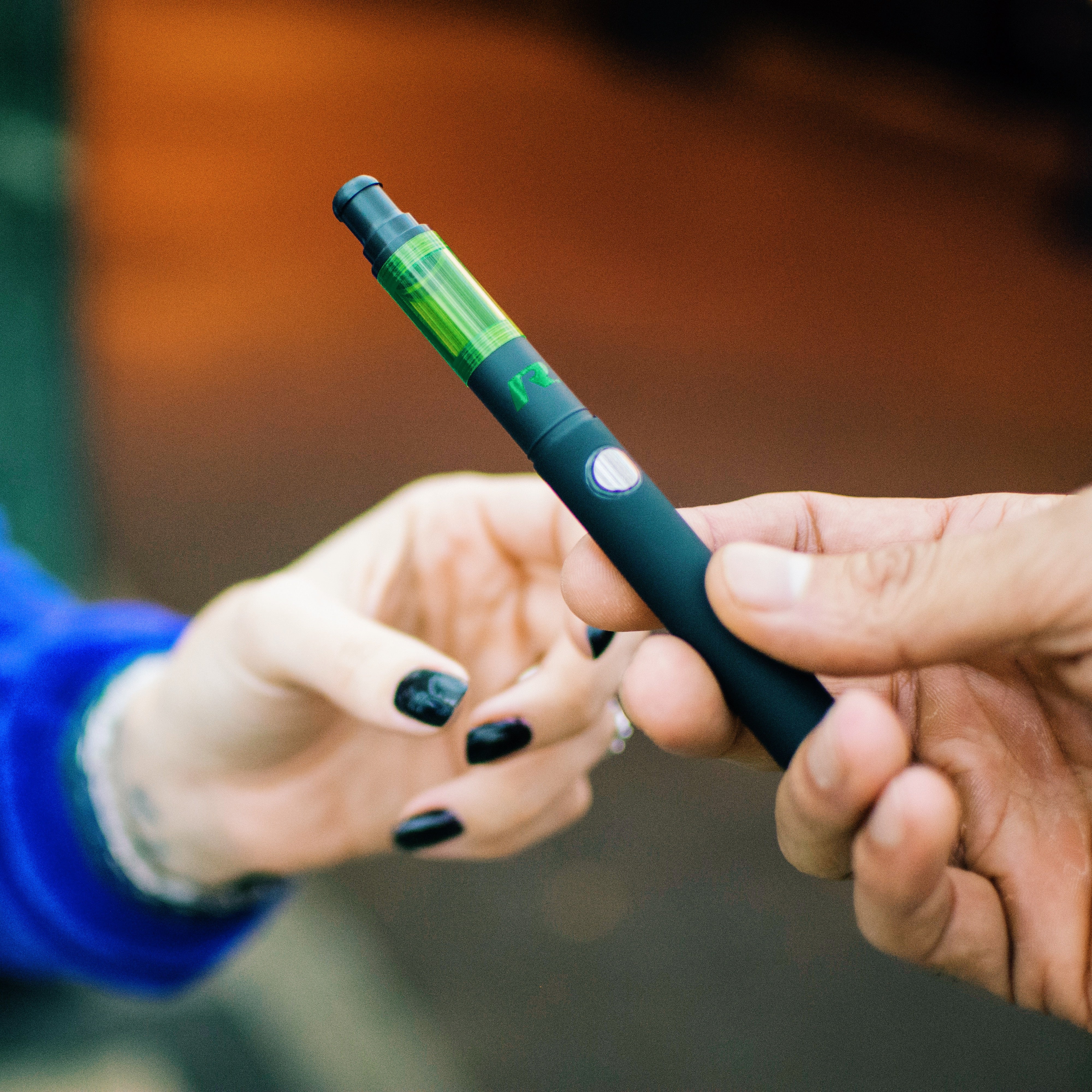 elf bar vape uk Finding The Perfect Shatter Pen – Dr.Dabber® main image 0