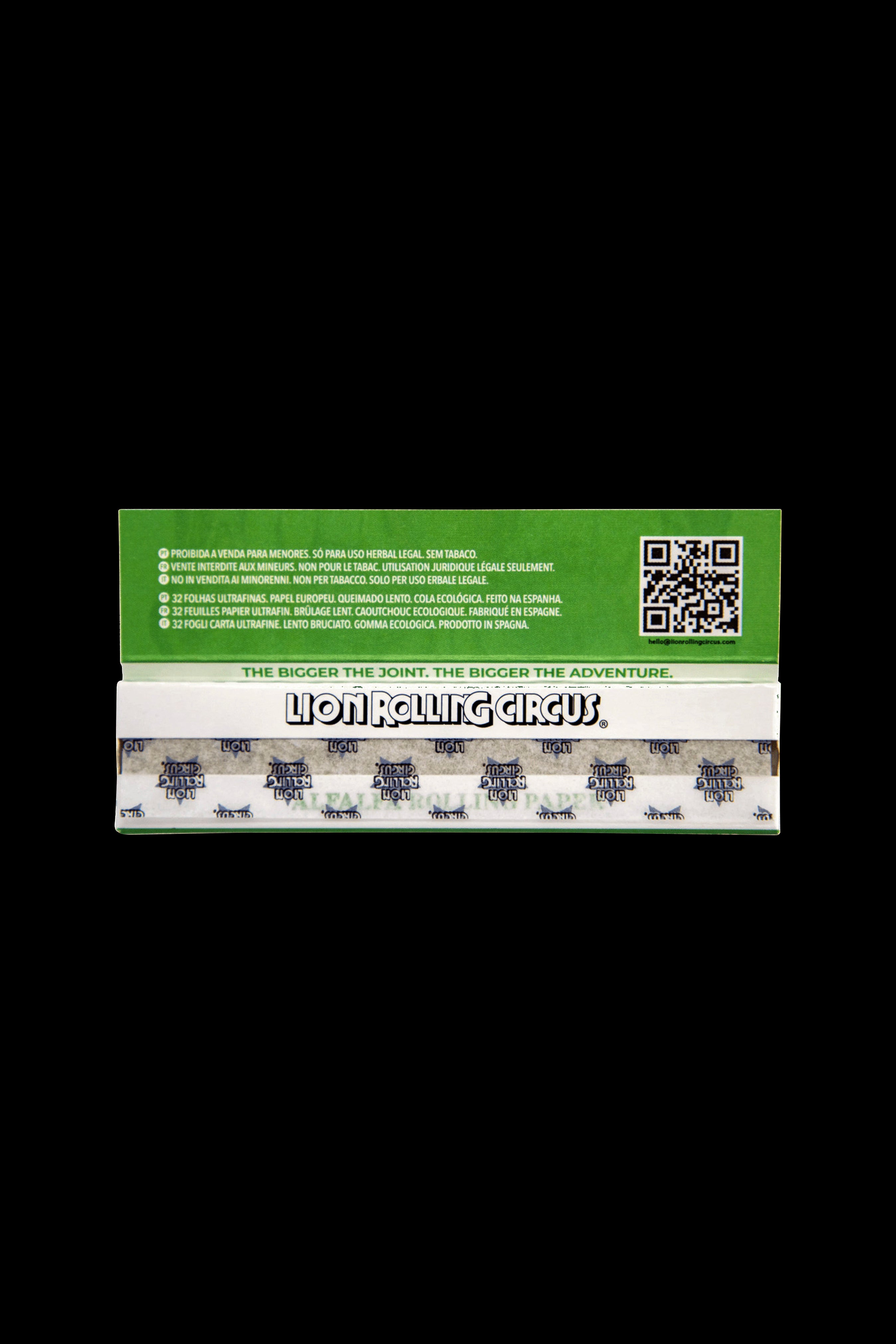 Pack of Lion Rolling Circus rolling papers with multilingual warning text and a QR code.