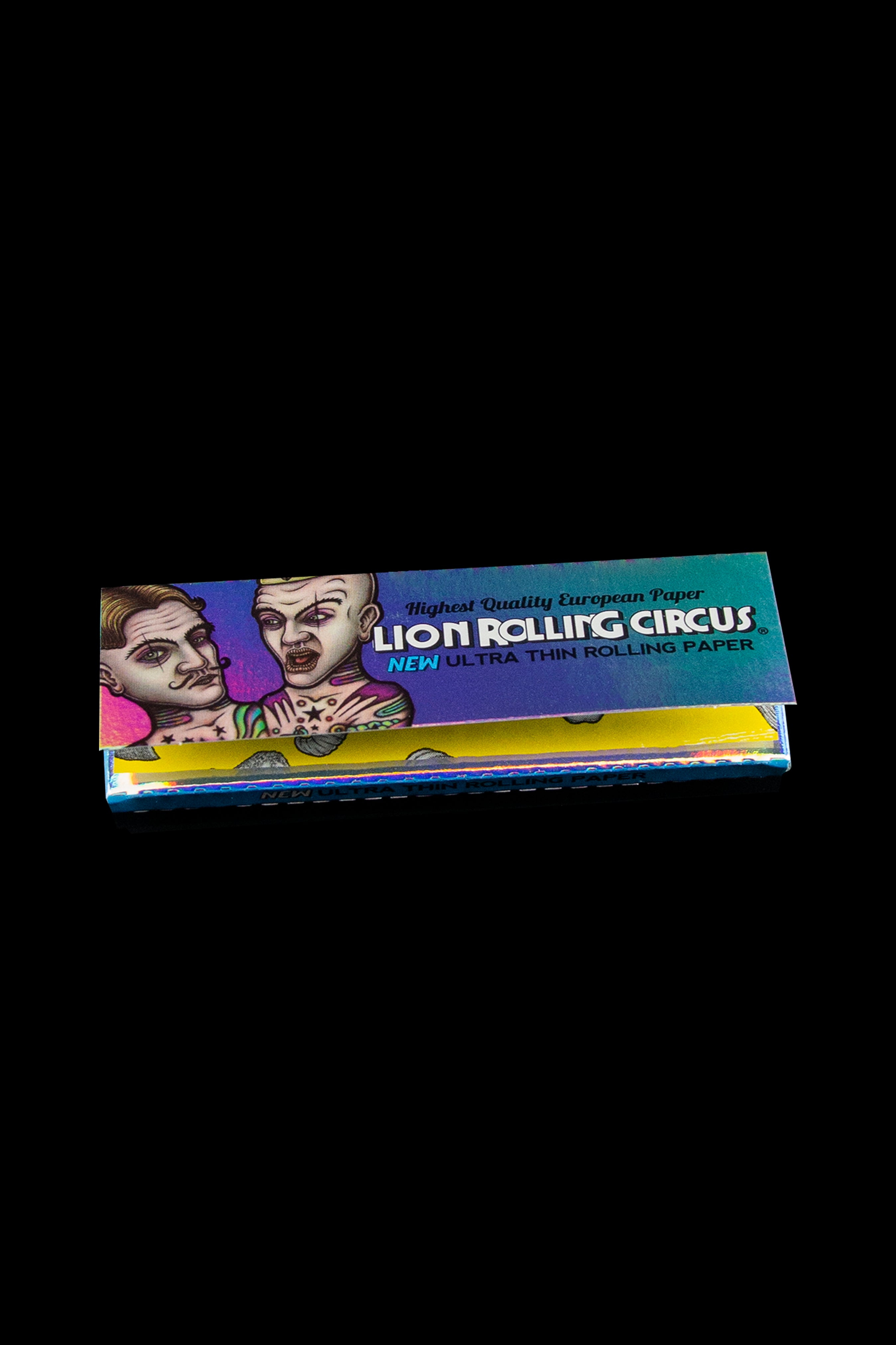 Pack of Lion Rolling Circus ultra-thin rolling papers with colorful, vintage circus-themed artwork.