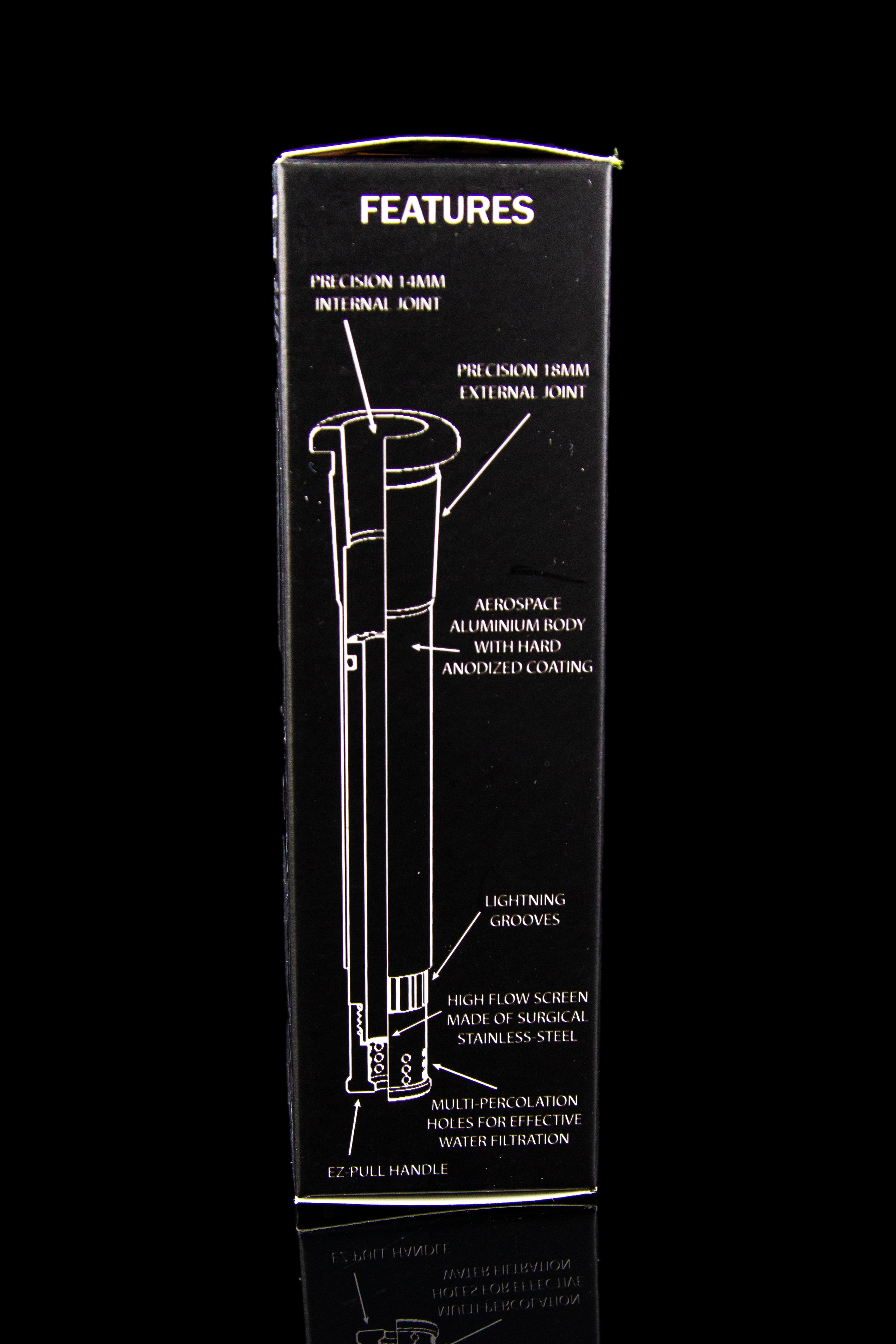 Close-up of a product box listing features of a glass water pipe (bong), including joint sizes, material, and filtration details.