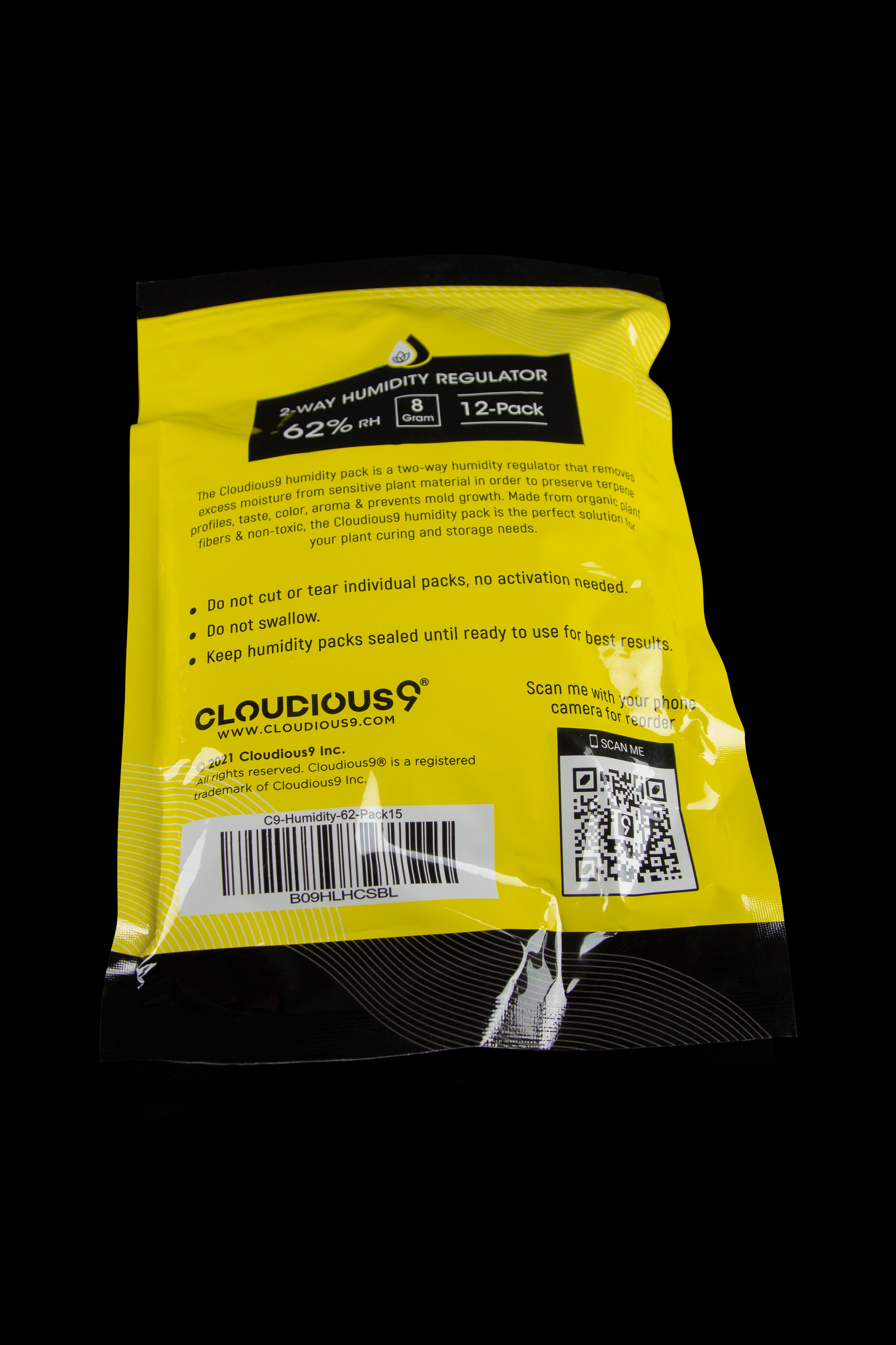 A package of Cloudious9 2-way humidity regulator packs for preserving cannabis, shown with twelve sealed packs inside. 62% RH.