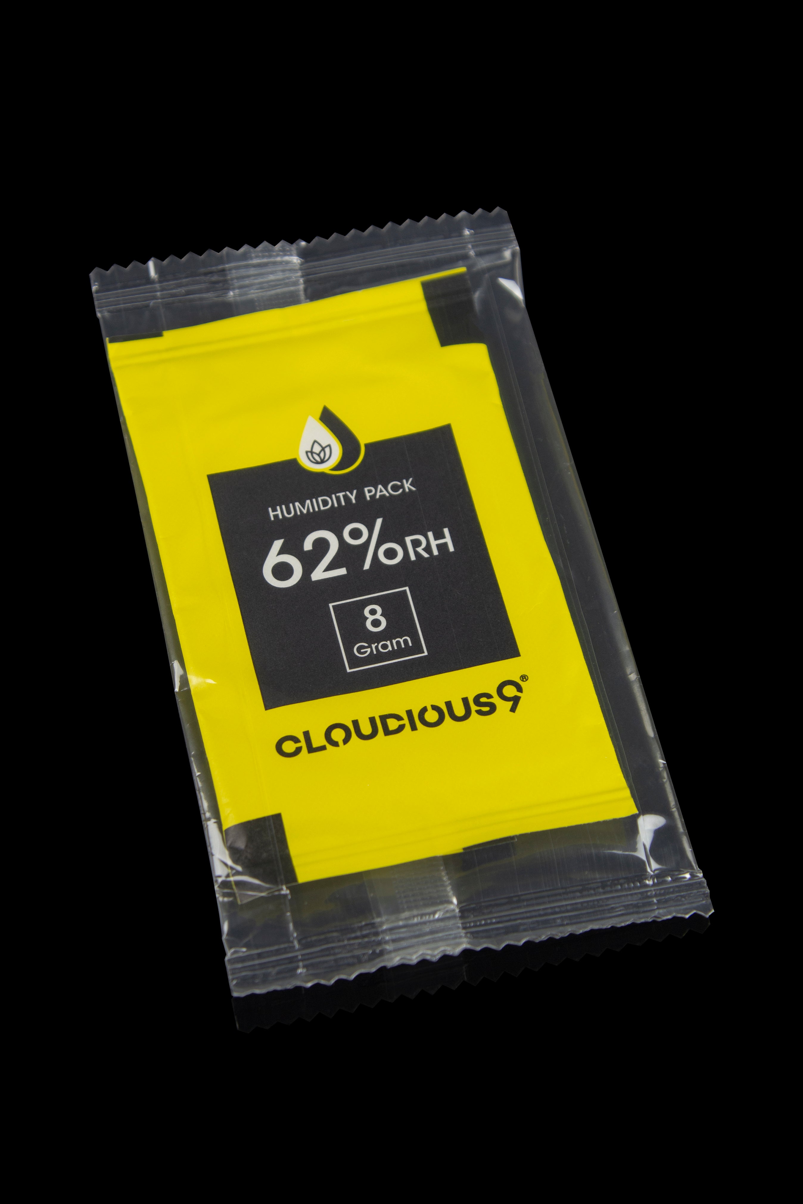 Yellow humidity pack labeled “62%RH” and “8 Gram” by Cloudious9.
