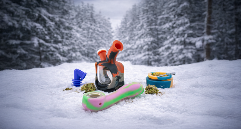 Silicone Smoking Accessories: Pros, Cons & Safety
