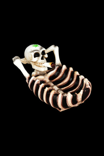 Smoking Skeleton Ashtray - Smoking Skeleton Ashtray
