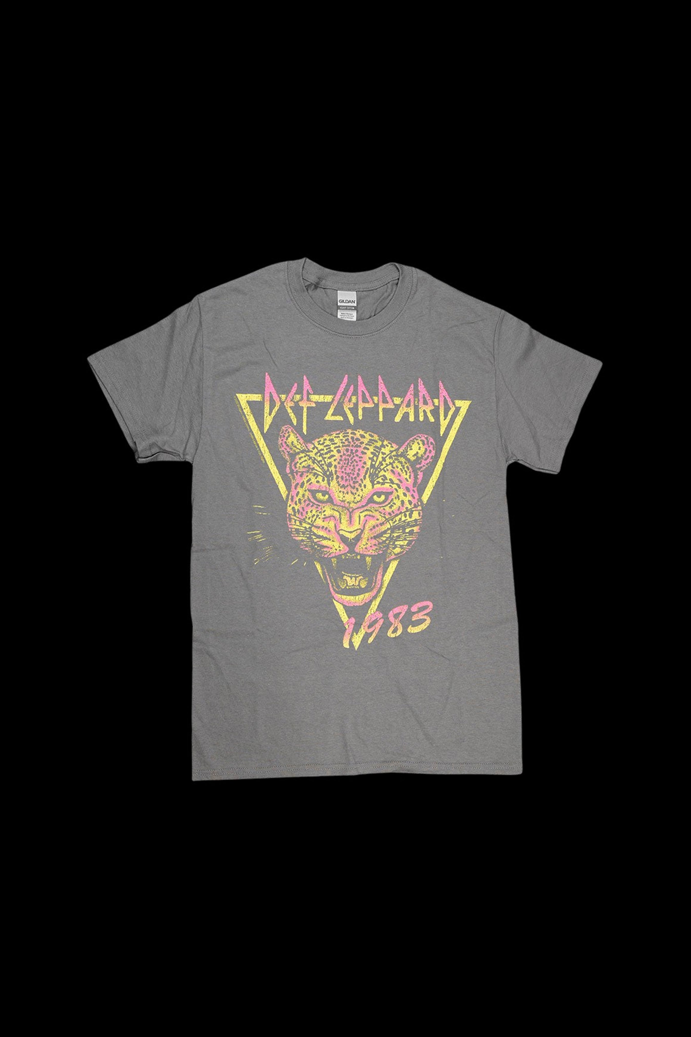 Gray t-shirt with a neon pink and green graphic of a leopard's face and the text "Def Leppard '83".
