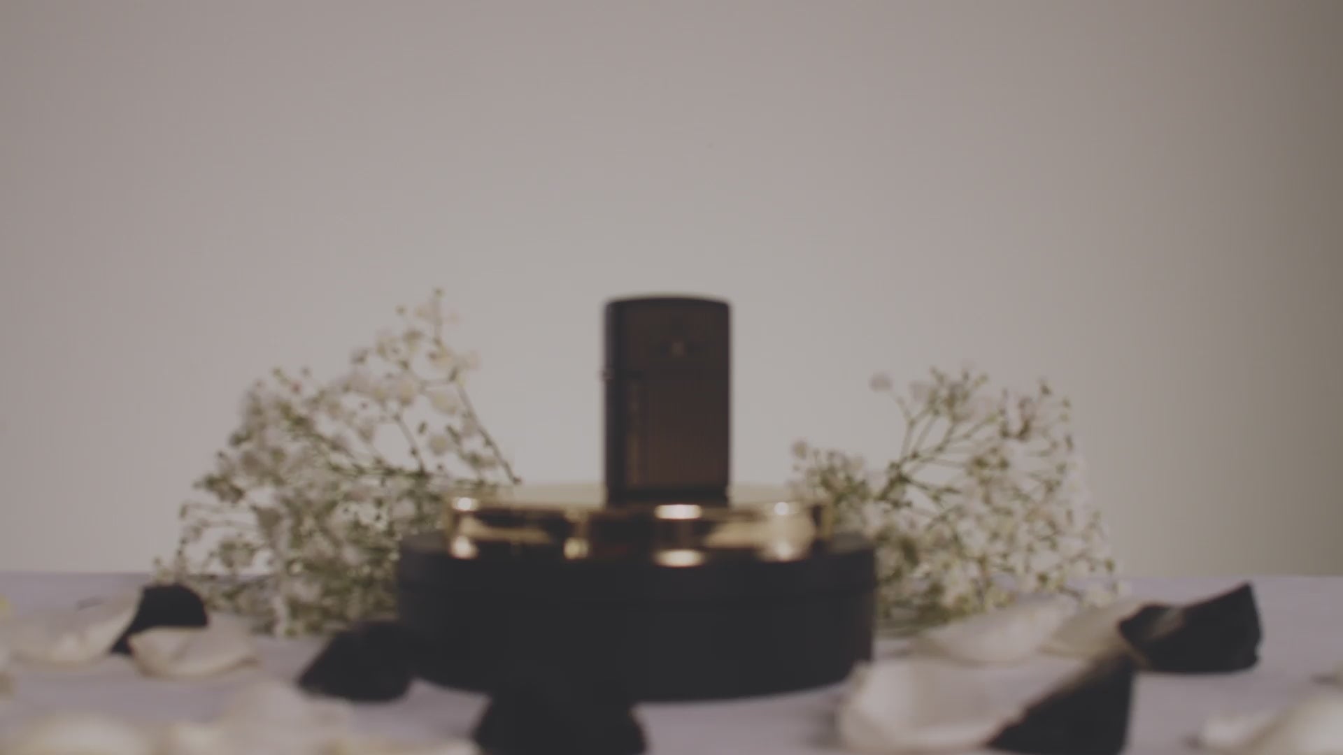 Load video: Queen of Bud Black Obsidian Vertical Flame Zippo