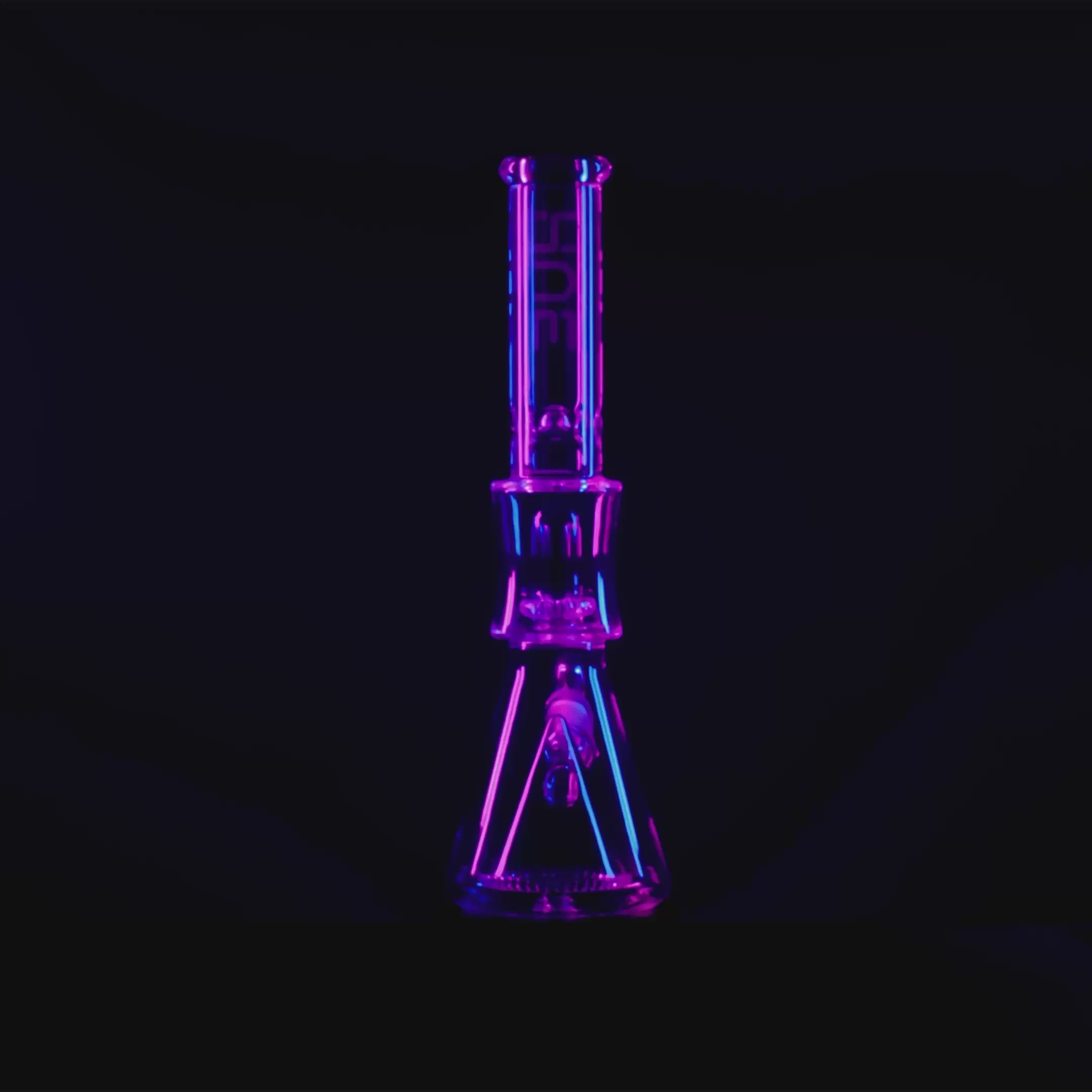Hue - Pyramid Water Pipe Clear - 16.25"