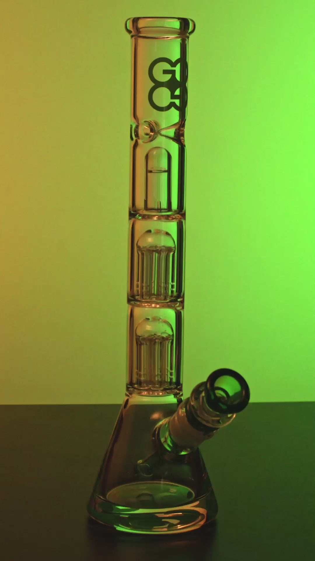 Load video: Glasscity Beaker Ice Bong with Double Tree Perc-Green