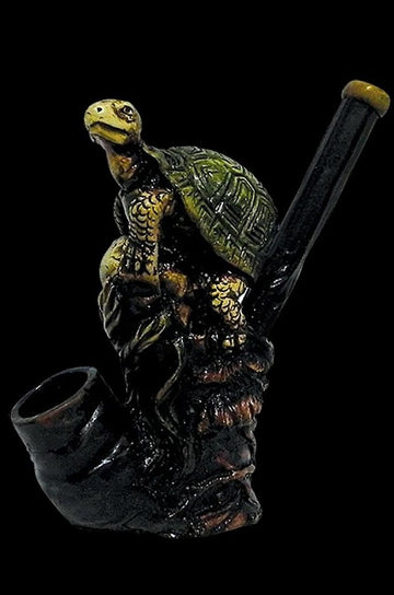 Perched Turtle Medium Hand Pipe